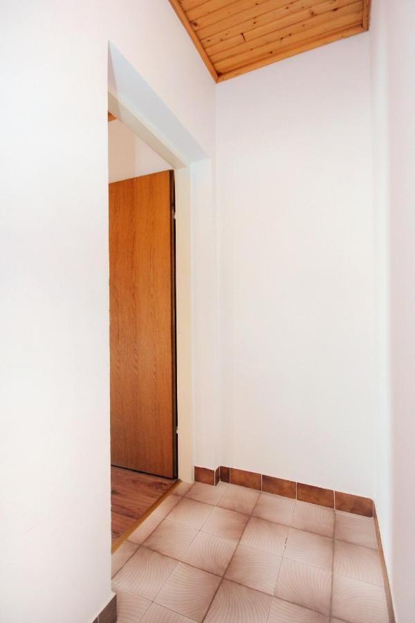Apartments And Rooms By The Sea Mandre, Pag - 3557 콜란 외부 사진