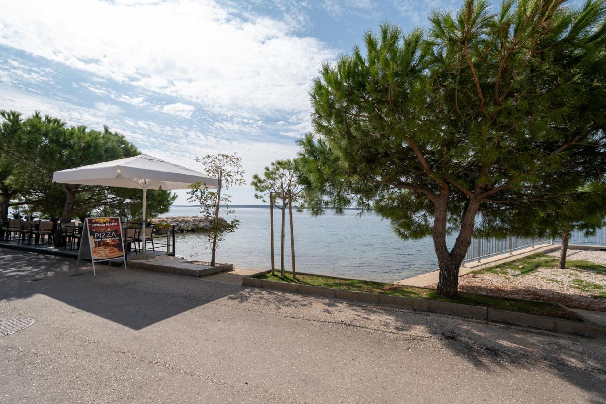 Apartments And Rooms By The Sea Mandre, Pag - 3557 콜란 외부 사진